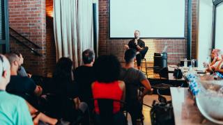 Formation prise de parole en public : s'exprimer avec assurance
